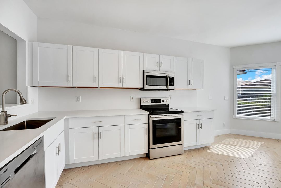 For Sale: $649,900 (3 beds, 2 baths, 1660 Square Feet)
