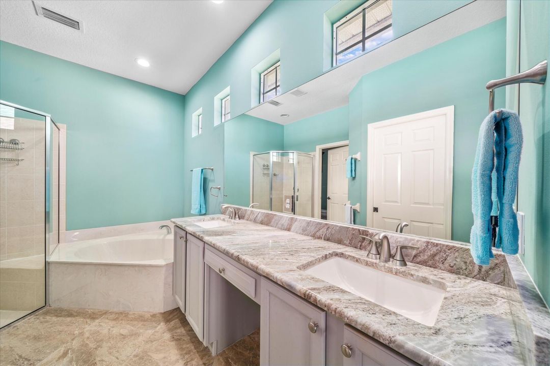 For Sale: $499,990 (4 beds, 2 baths, 2223 Square Feet)