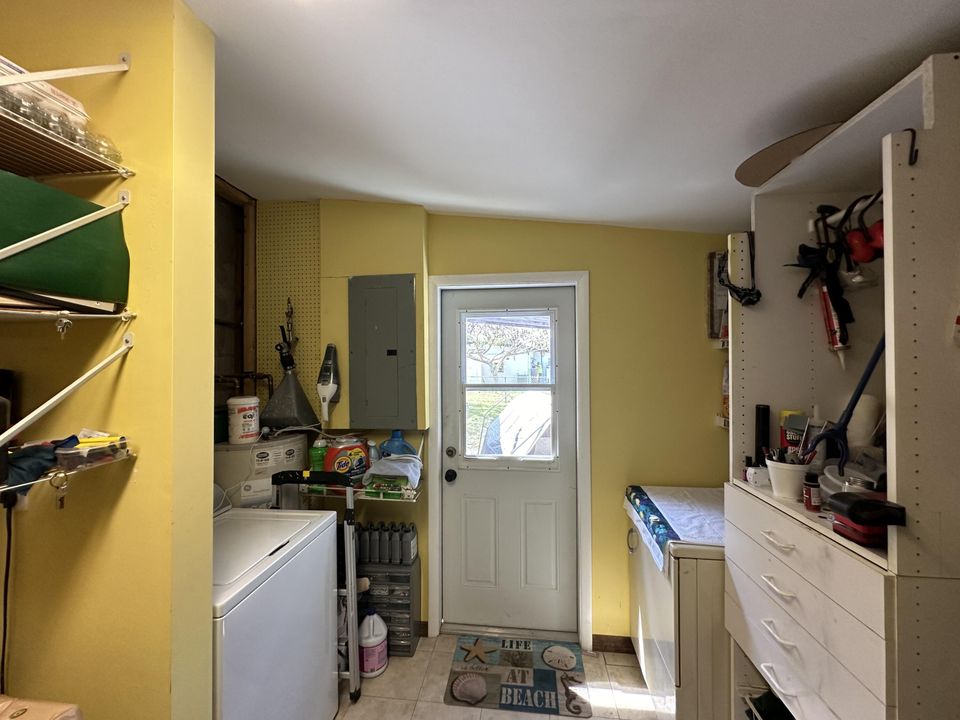 For Sale: $287,500 (3 beds, 1 baths, 1292 Square Feet)