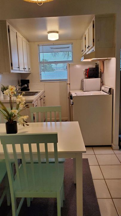 Active With Contract: $1,480 (1 beds, 1 baths, 468 Square Feet)
