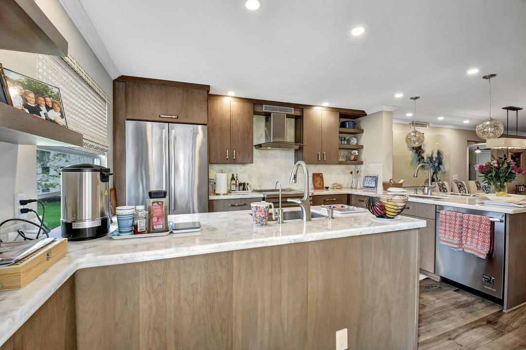 Active With Contract: $425,000 (2 beds, 2 baths, 1301 Square Feet)