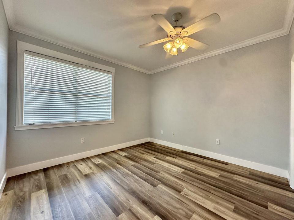 Active With Contract: $3,000 (2 beds, 2 baths, 1117 Square Feet)