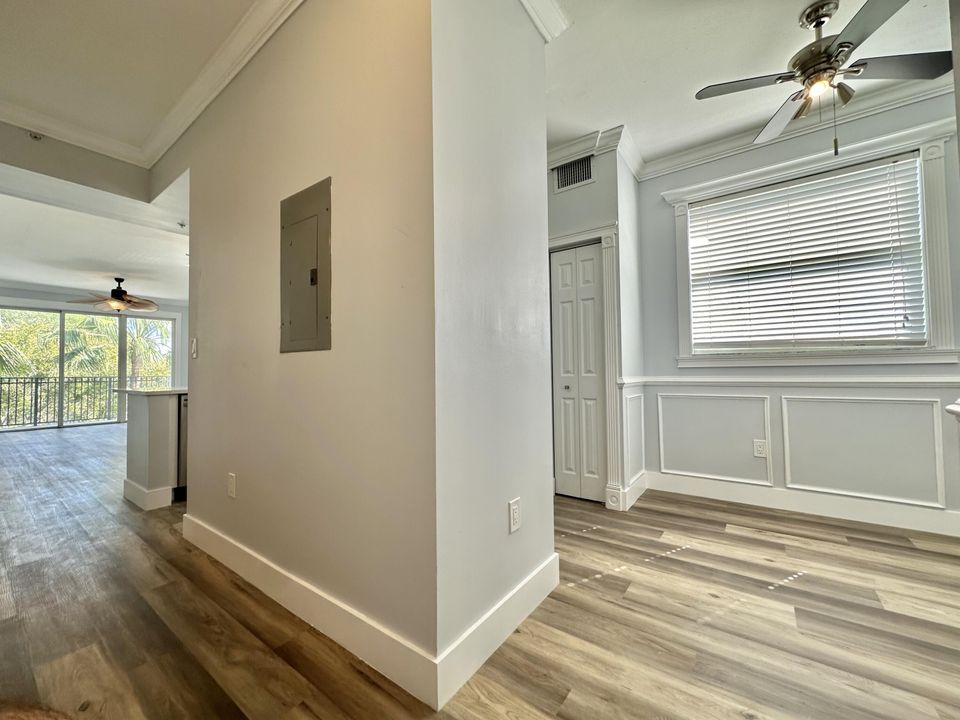 Active With Contract: $3,000 (2 beds, 2 baths, 1117 Square Feet)