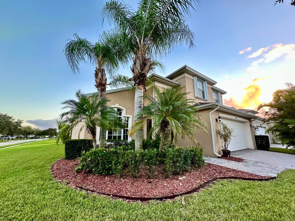 For Sale: $399,500 (3 beds, 2 baths, 2044 Square Feet)