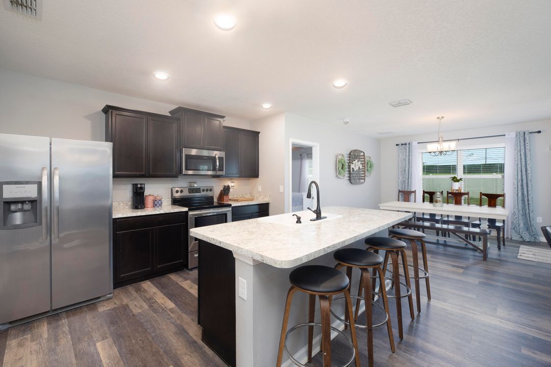 Active With Contract: $359,900 (3 beds, 2 baths, 1672 Square Feet)