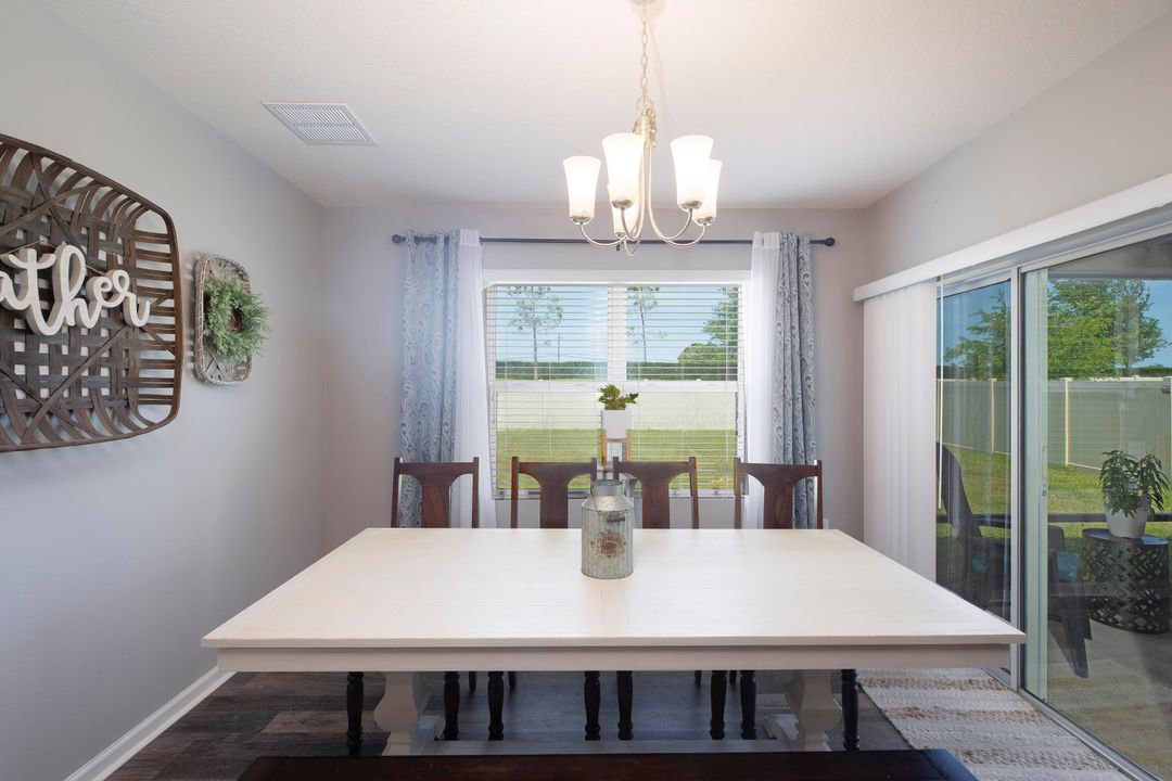 Active With Contract: $359,900 (3 beds, 2 baths, 1672 Square Feet)