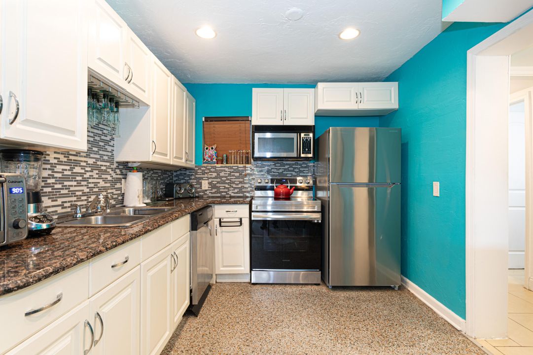 For Sale: $458,900 (3 beds, 2 baths, 1030 Square Feet)