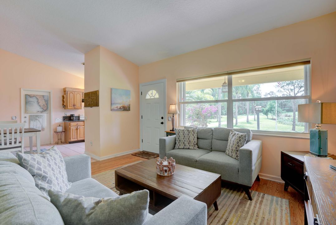 For Sale: $575,000 (3 beds, 2 baths, 1377 Square Feet)