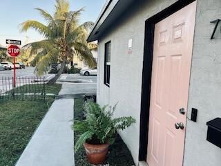 For Rent: $2,450 (2 beds, 2 baths, 1150 Square Feet)