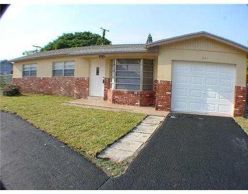 Recently Rented: $3,600 (3 beds, 2 baths, 1500 Square Feet)