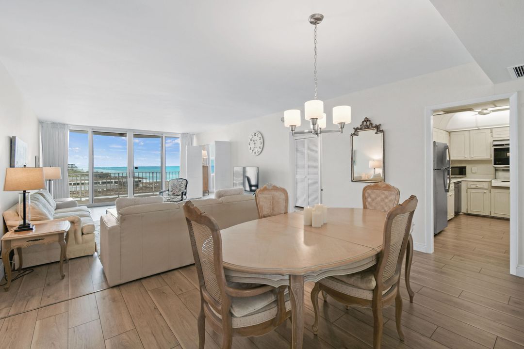 For Sale: $995,000 (2 beds, 2 baths, 1559 Square Feet)