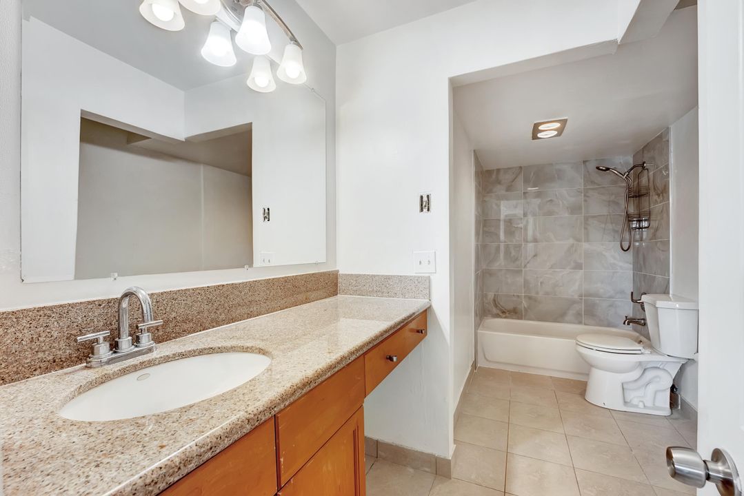 Active With Contract: $177,177 (1 beds, 1 baths, 800 Square Feet)
