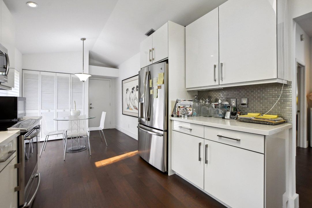 Active With Contract: $895,000 (2 beds, 2 baths, 1790 Square Feet)