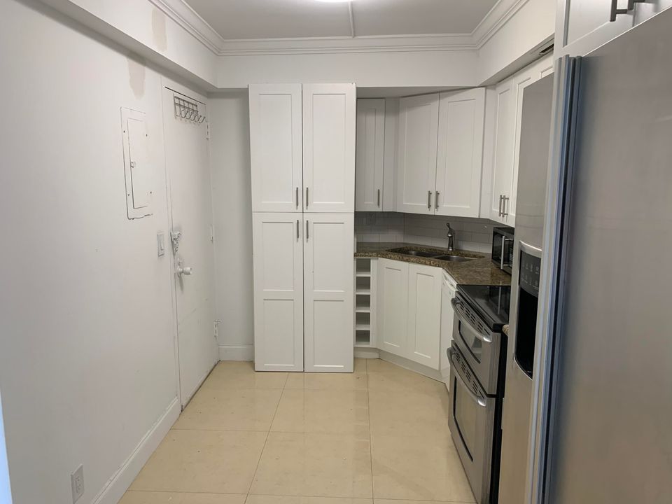 For Rent: $2,300 (2 beds, 2 baths, 1116 Square Feet)
