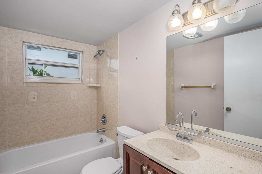 For Sale: $144,900 (2 beds, 2 baths, 1208 Square Feet)