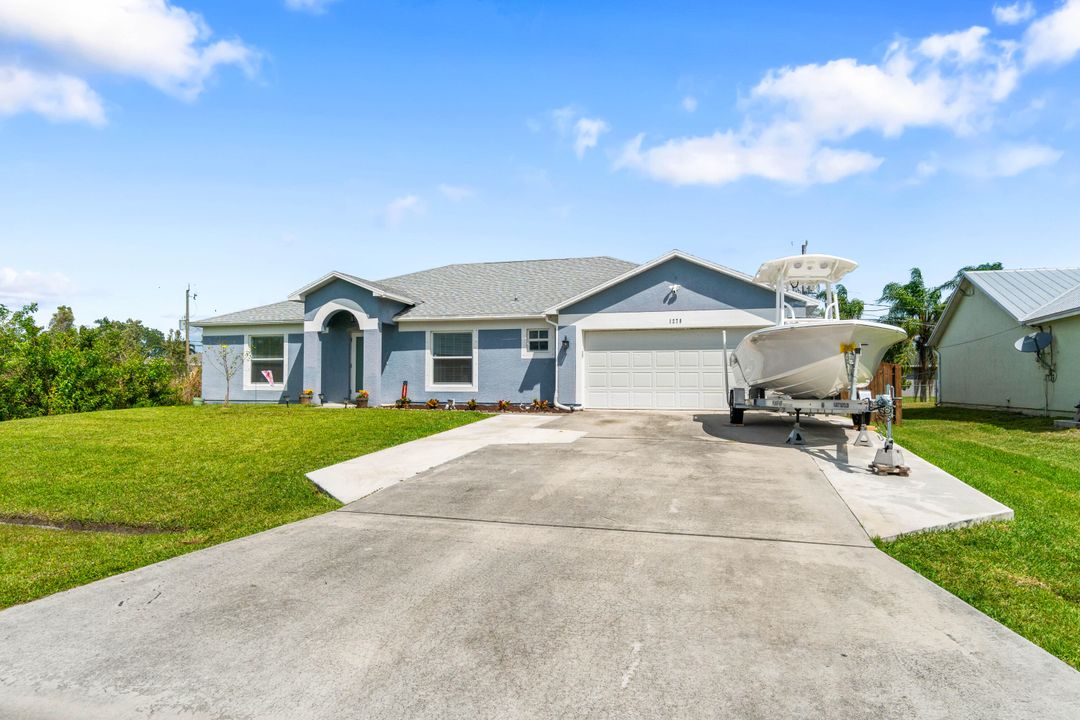 For Sale: $429,900 (3 beds, 2 baths, 2040 Square Feet)