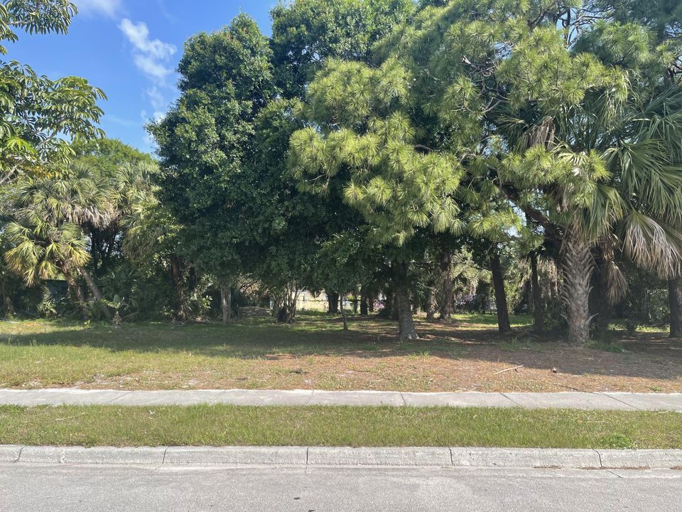 Active With Contract: $15,900 (0 beds, 0 baths, 0 Square Feet)