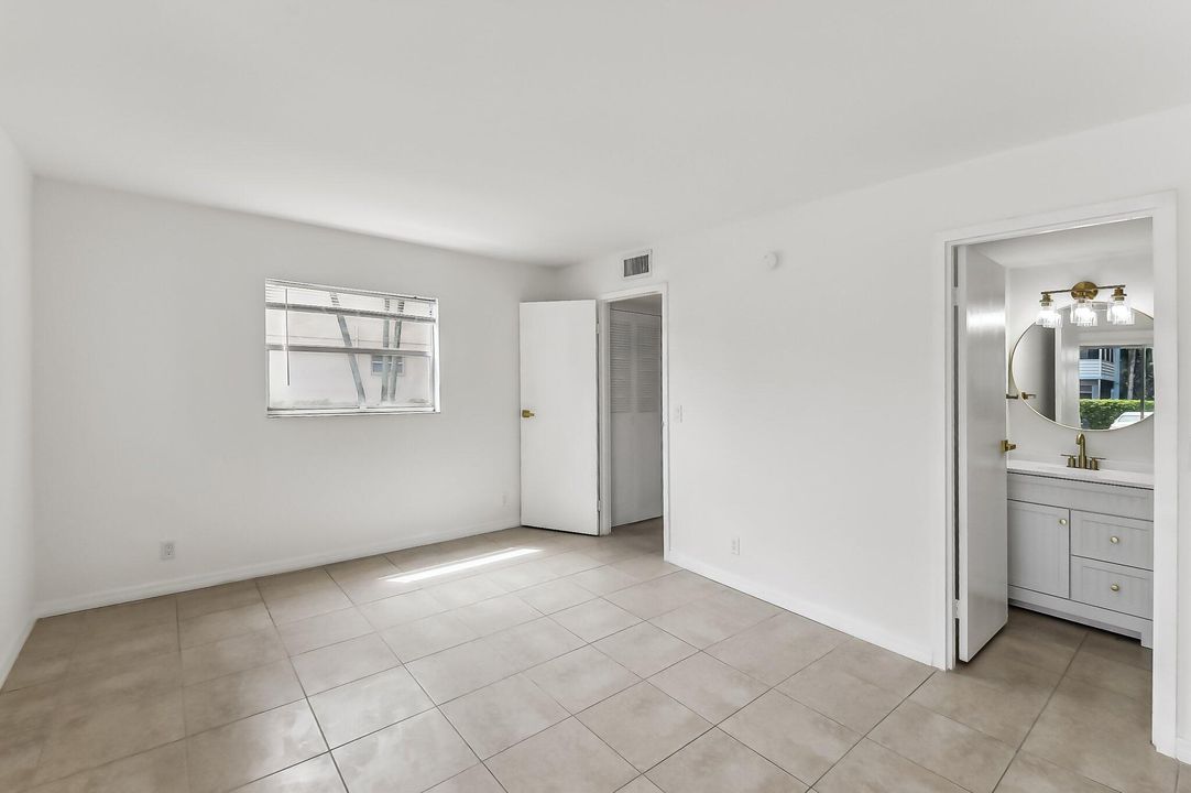 Active With Contract: $99,000 (1 beds, 1 baths, 720 Square Feet)