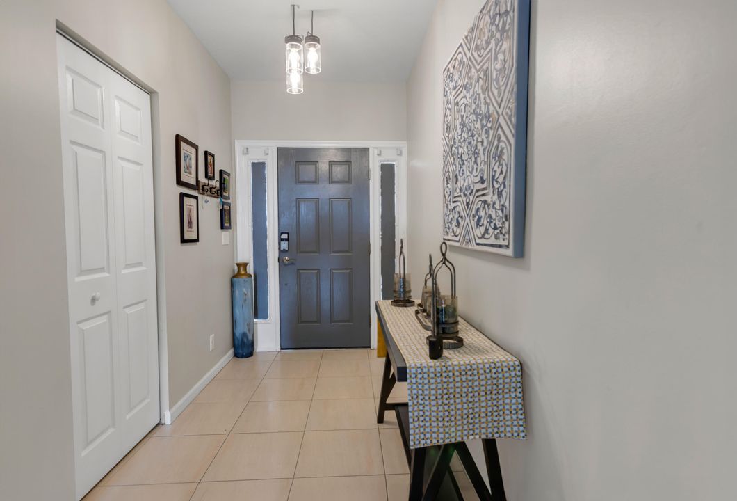 For Sale: $375,000 (2 beds, 2 baths, 1514 Square Feet)