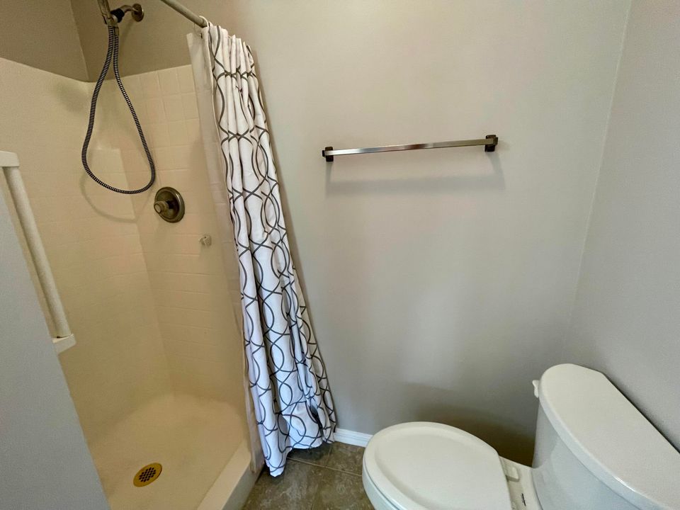 出租: $2,500 (3 贝兹, 2 浴室, 1464 平方英尺)