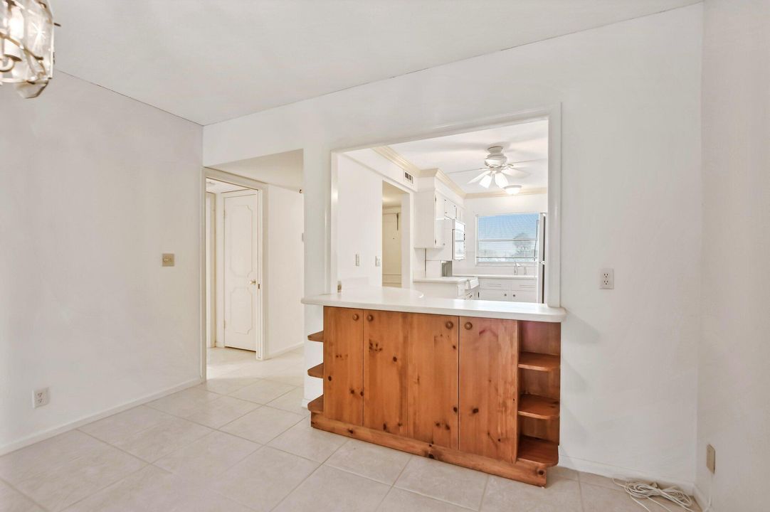For Sale: $569,000 (2 beds, 2 baths, 1175 Square Feet)