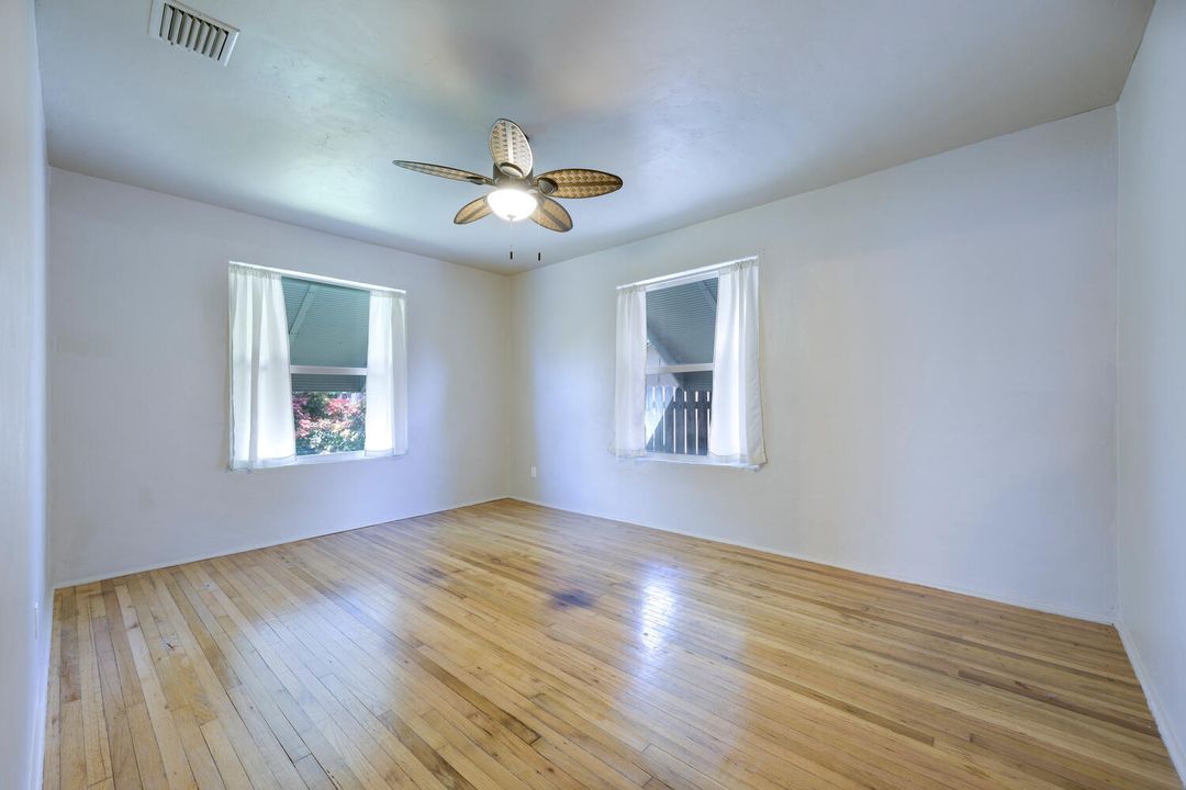 For Sale: $414,000 (2 beds, 1 baths, 1182 Square Feet)