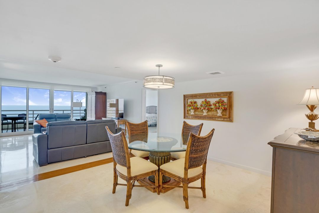 For Sale: $949,000 (2 beds, 2 baths, 1438 Square Feet)