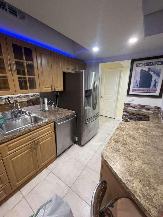 For Sale: $248,500 (1 beds, 1 baths, 798 Square Feet)