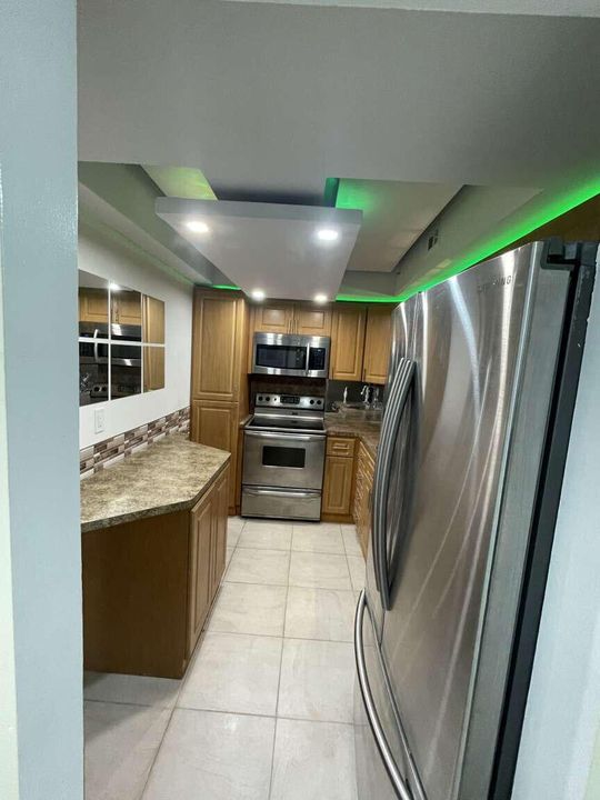 For Sale: $248,500 (1 beds, 1 baths, 798 Square Feet)