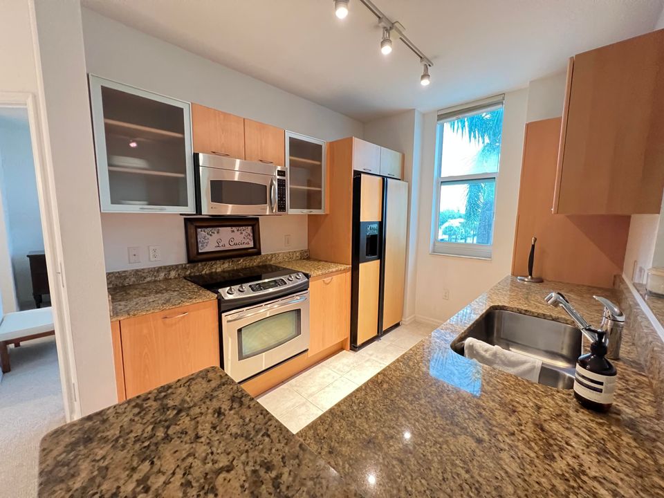 Active With Contract: $4,200 (2 beds, 2 baths, 1305 Square Feet)