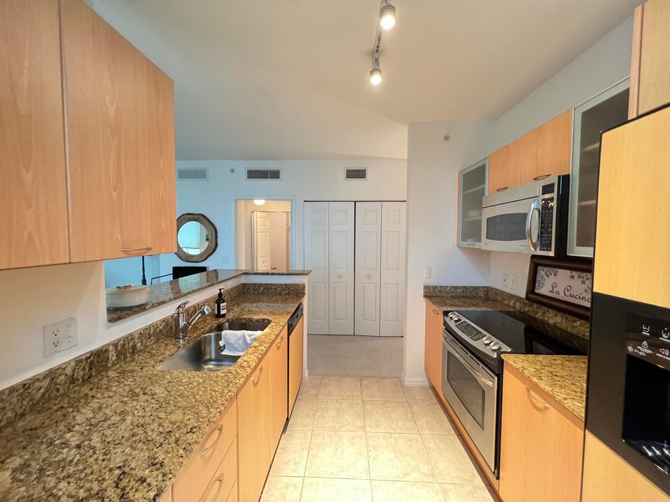 Active With Contract: $4,200 (2 beds, 2 baths, 1305 Square Feet)