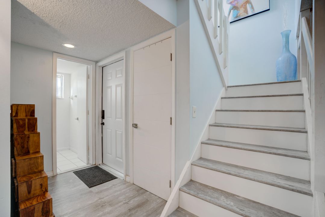 For Sale: $324,000 (2 beds, 2 baths, 1284 Square Feet)