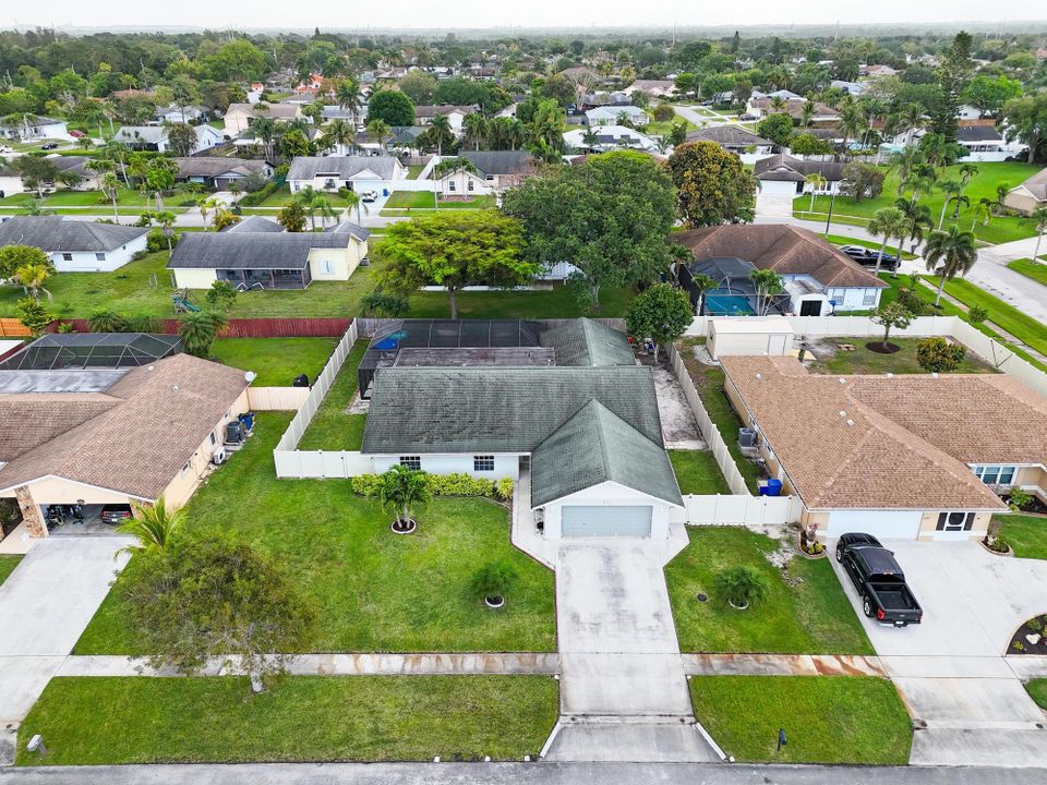 Active With Contract: $690,000 (4 beds, 3 baths, 2368 Square Feet)