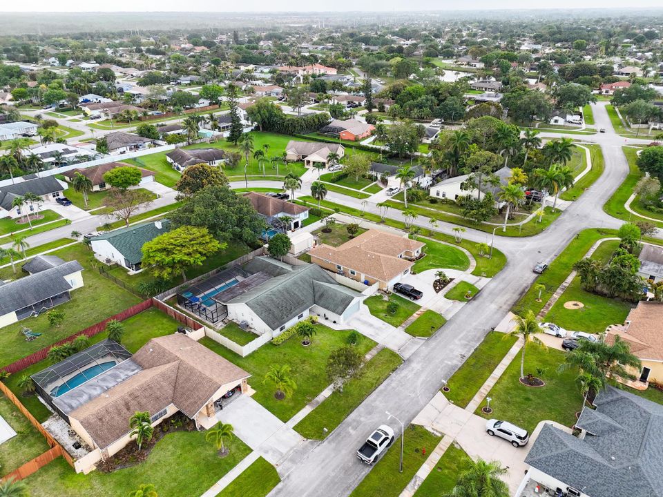 Active With Contract: $690,000 (4 beds, 3 baths, 2368 Square Feet)