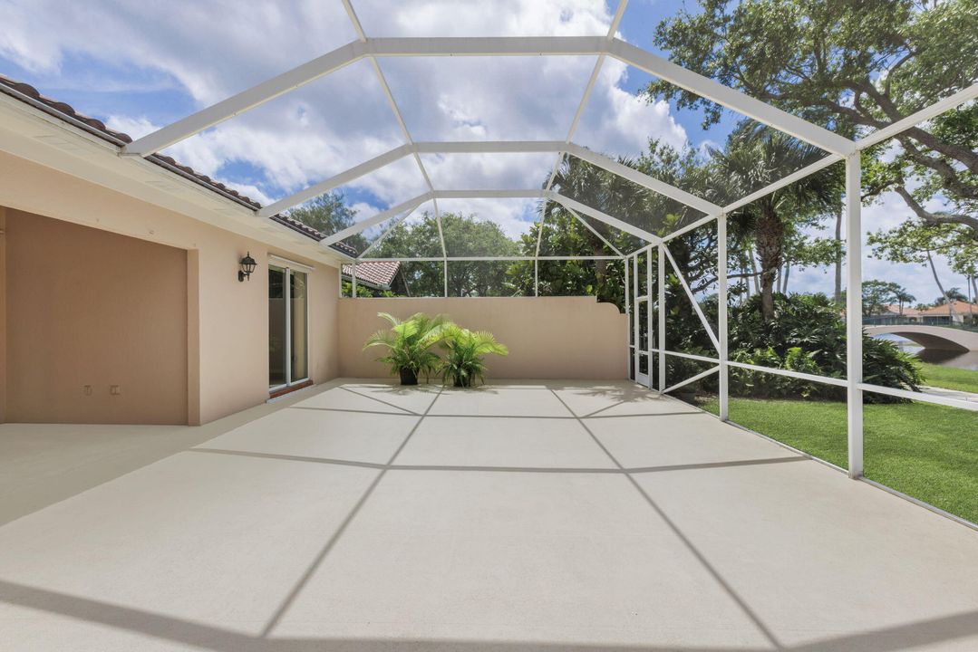 Active With Contract: $650,000 (4 beds, 2 baths, 2084 Square Feet)