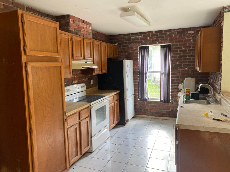 For Sale: $187,200 (2 beds, 2 baths, 1040 Square Feet)