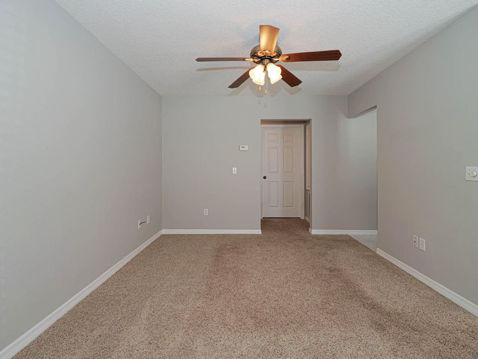 For Rent: $1,875 (3 beds, 2 baths, 1102 Square Feet)