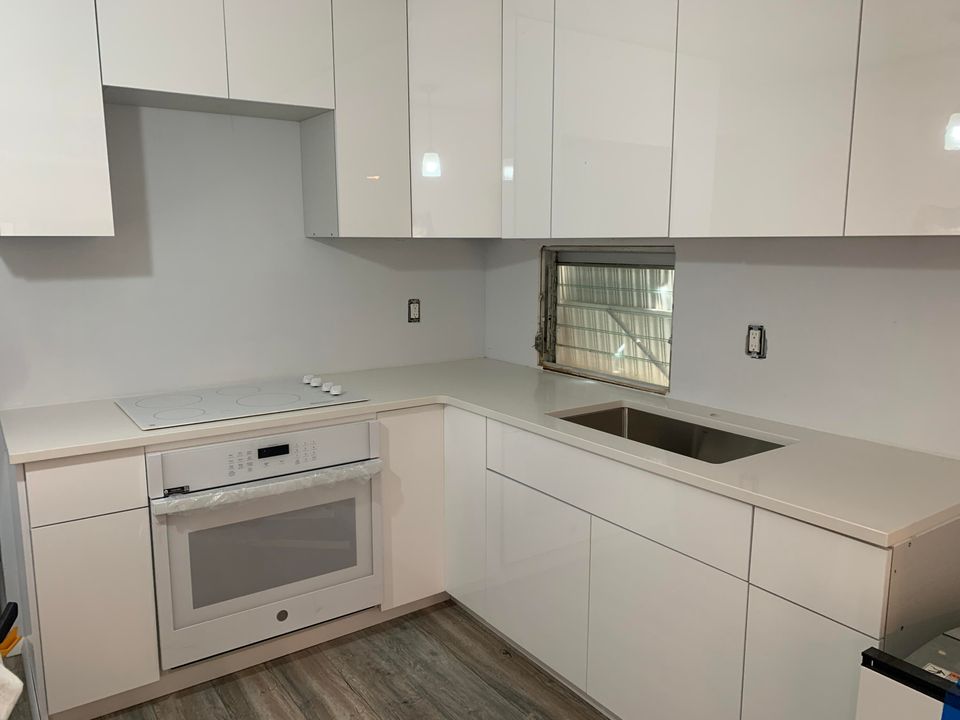 En Venta: $319,000 (1 camas, 1 baños, 320 Pies cuadrados)