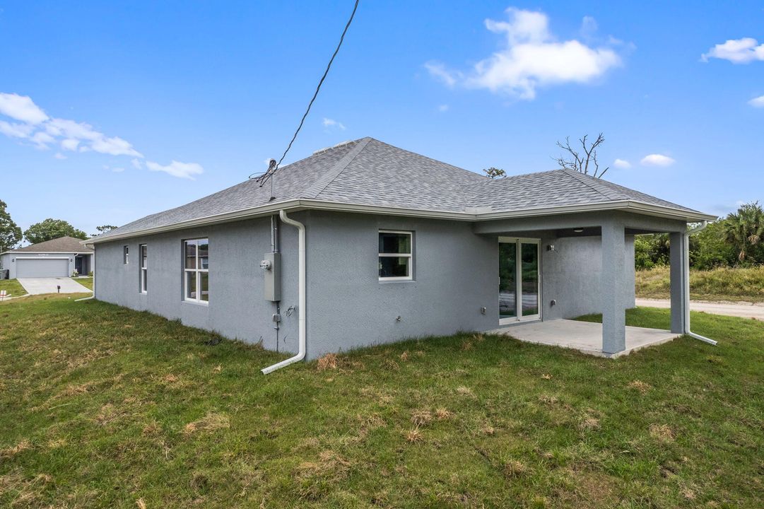 For Sale: $394,900 (3 beds, 2 baths, 1740 Square Feet)