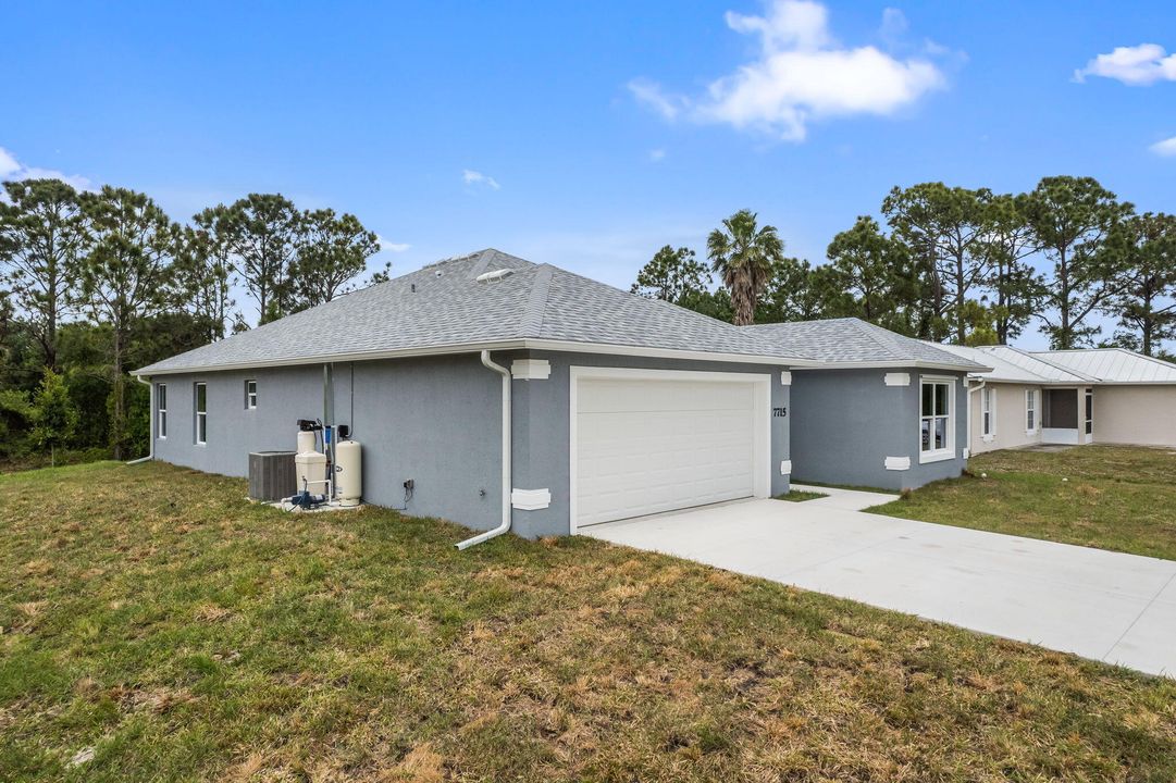 For Sale: $394,900 (3 beds, 2 baths, 1740 Square Feet)