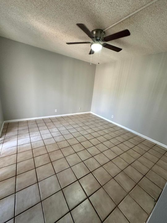 Active With Contract: $2,300 (2 beds, 2 baths, 1328 Square Feet)