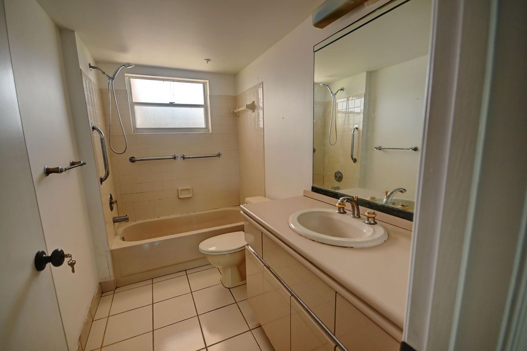 Active With Contract: $139,000 (1 beds, 1 baths, 630 Square Feet)