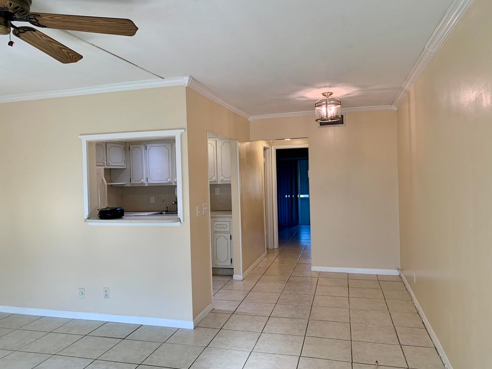 For Sale: $95,000 (1 beds, 1 baths, 570 Square Feet)