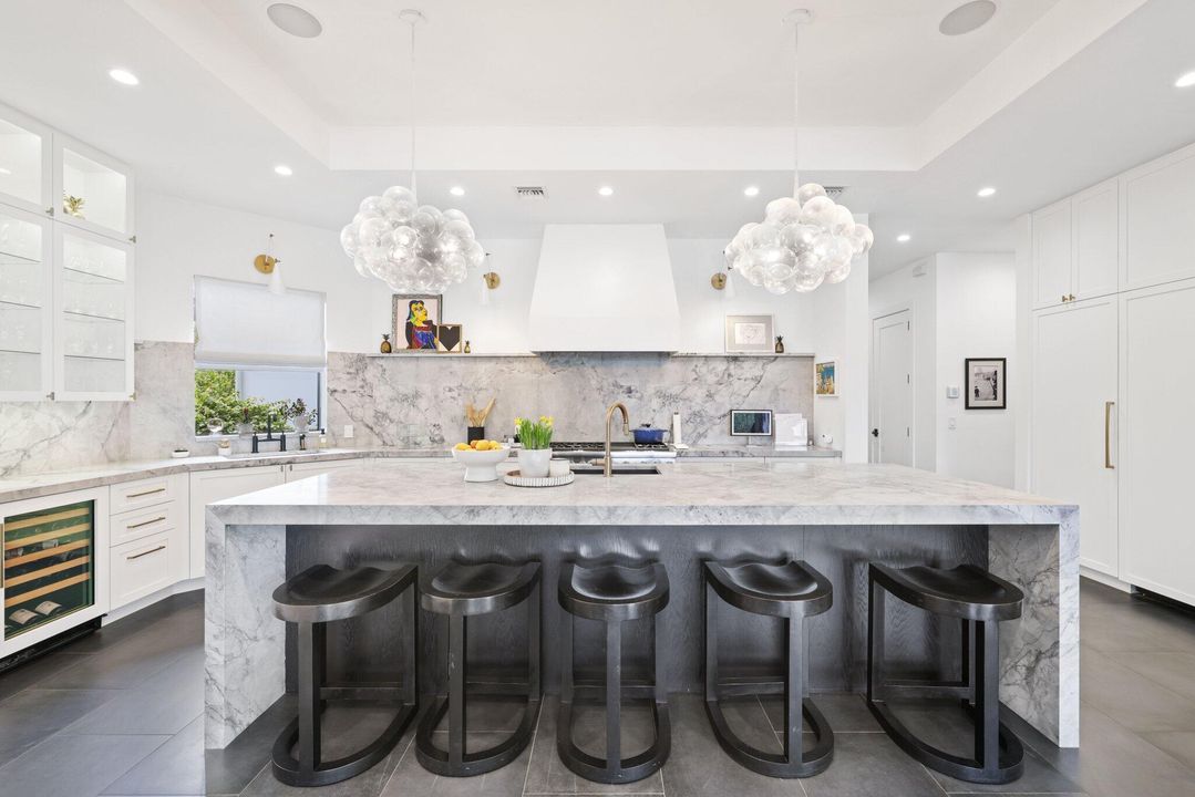 Active With Contract: $6,900,000 (5 beds, 5 baths, 6527 Square Feet)