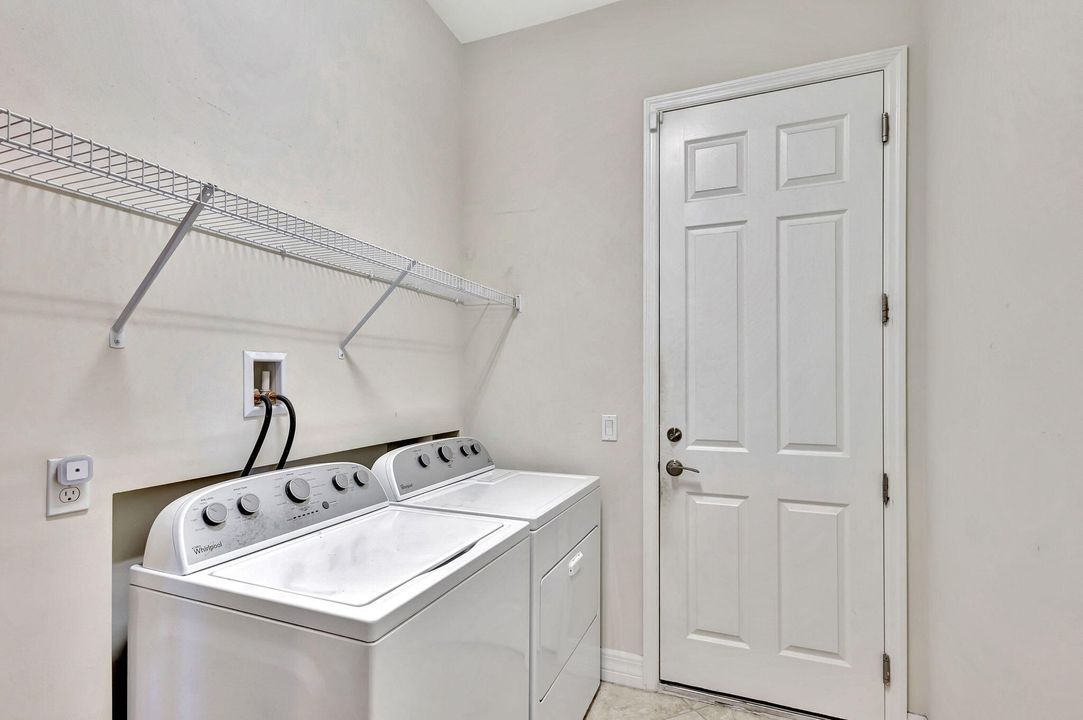 Active With Contract: $4,800 (2 beds, 2 baths, 1872 Square Feet)