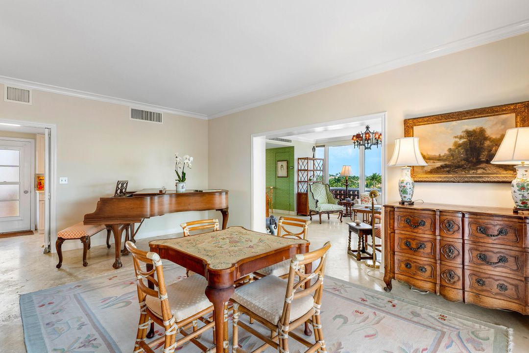 For Sale: $4,899,000 (2 beds, 2 baths, 1905 Square Feet)