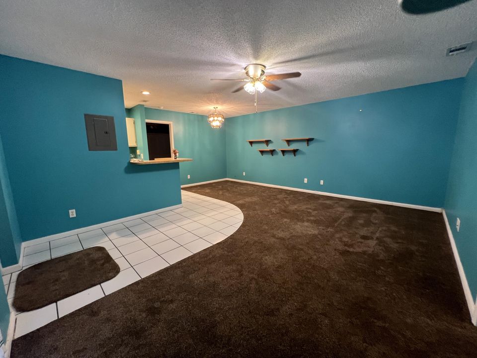 For Sale: $164,000 (2 beds, 2 baths, 960 Square Feet)