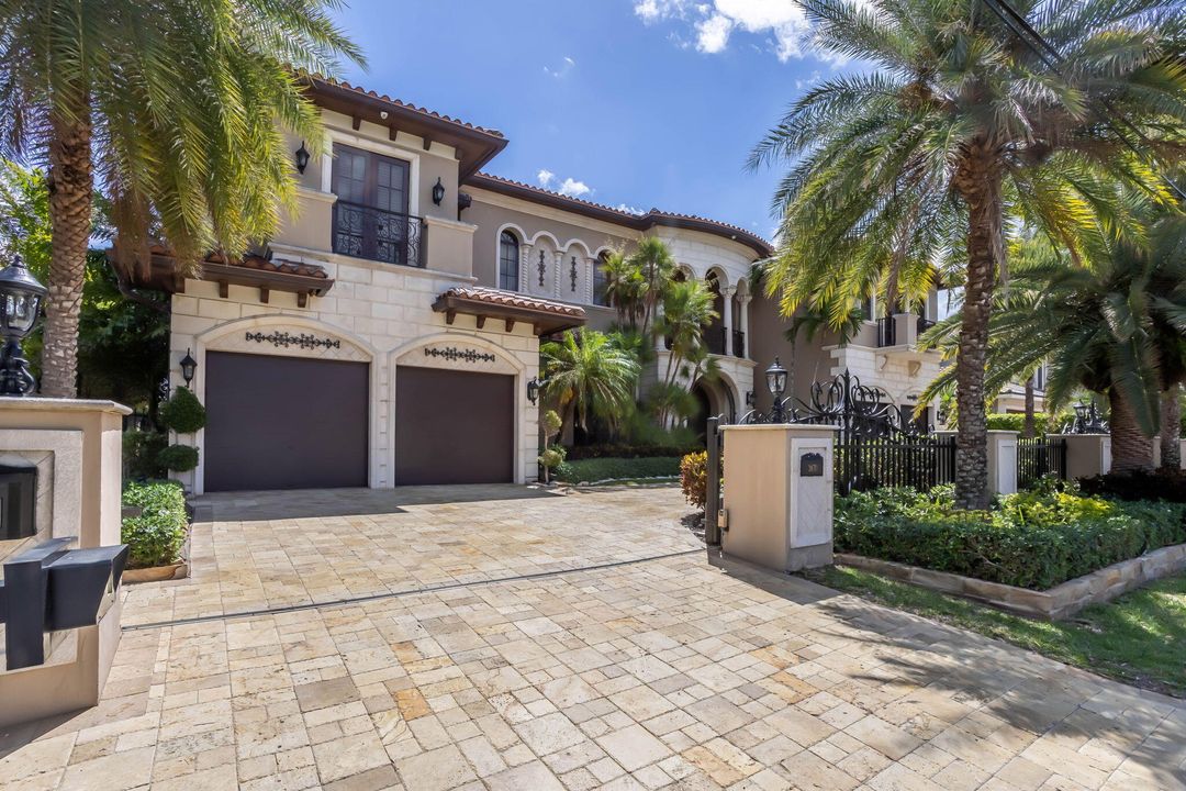 For Sale: $13,450,000 (6 beds, 8 baths, 9992 Square Feet)
