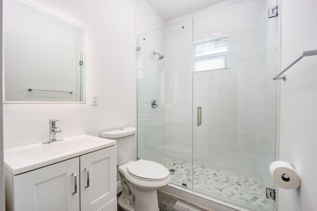 Active With Contract: $304,900 (3 beds, 2 baths, 1110 Square Feet)