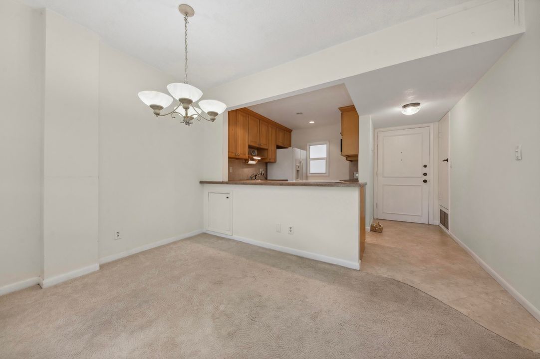 For Sale: $234,900 (2 beds, 2 baths, 1000 Square Feet)